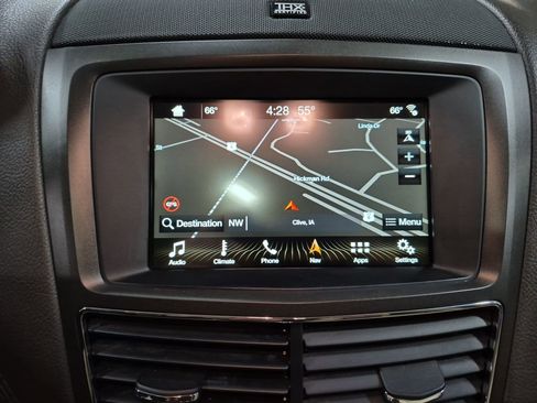 Used 2018 Lincoln MKT AWD image 15