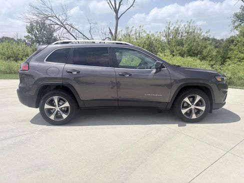 Used 2019 Jeep Cherokee Limited AWD/4WD image 4