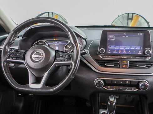 Used 2023 Nissan Altima 2.5 SR FWD image 17