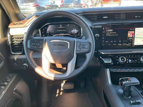 Used 2024 GMC Sierra 1500 Denali w/ Technology Package image 5