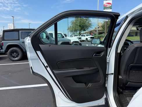 Used 2015 Chevrolet Equinox LS AWD/4WD image 17