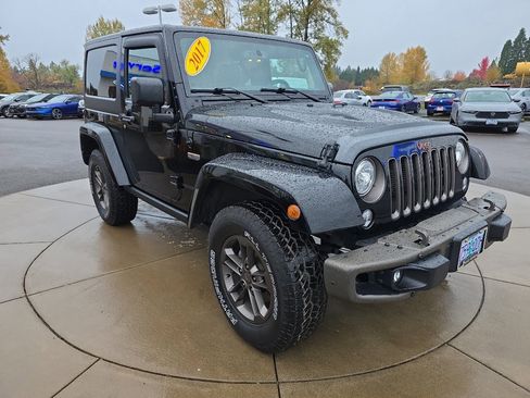 Used 2017 Jeep Wrangler Sahara image 11