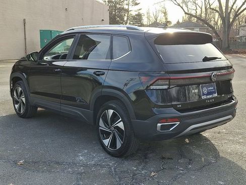 Certified 2025 Volkswagen Taos SE w/ Panoramic Sunroof Package image 6