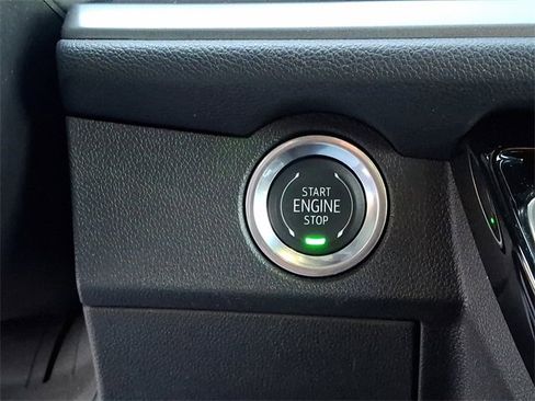 Used 2024 Chevrolet Traverse LT image 26