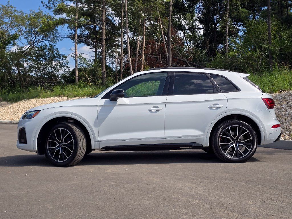 Certified 2024 Audi SQ5 Premium Plus AWD/4WD image 3