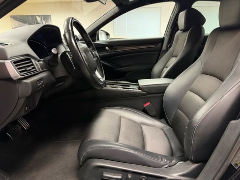 Used 2018 Honda Accord Sport image 27