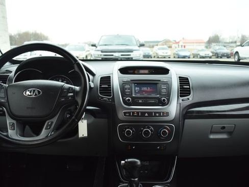 Used 2014 Kia Sorento LX image 30