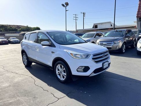 Used 2017 Ford Escape SE FWD image 8
