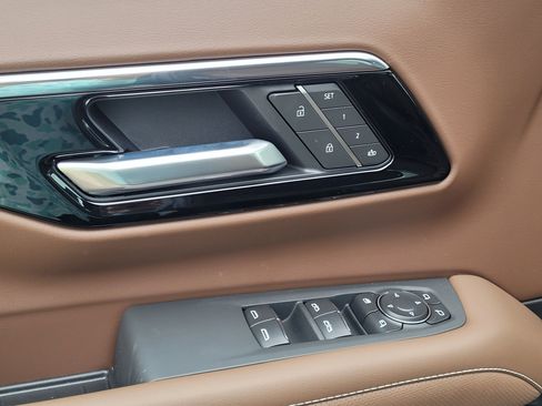 New 2026 Chevrolet Suburban High Country image 9