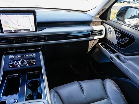 Used 2020 Lincoln Aviator Reserve w/ Equipment Group 202A AWD/4WD image 18