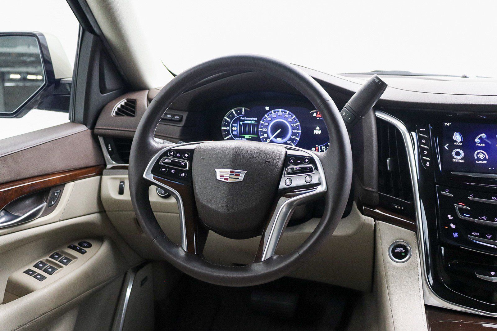 Used 2017 Cadillac Escalade Premium Luxury AWD/4WD image 28