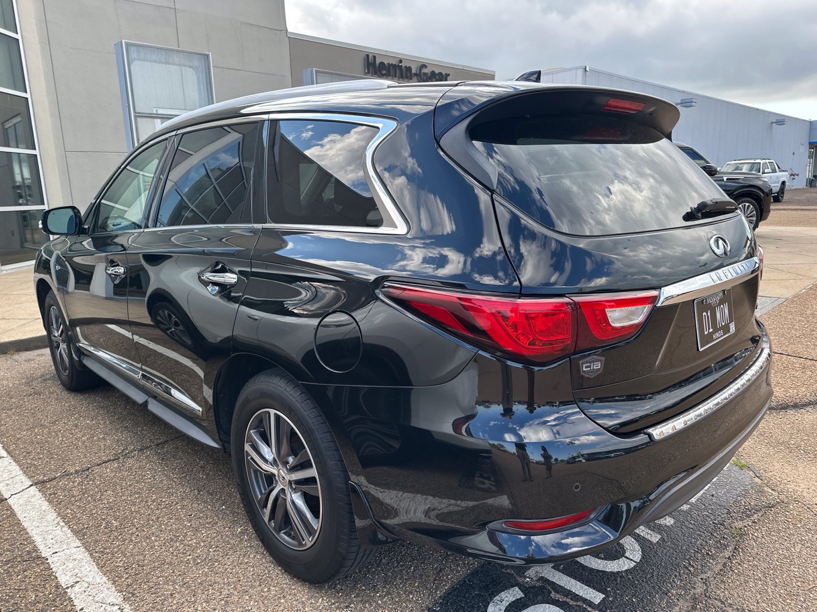 Used 2017 INFINITI QX60 FWD w/ Premium Plus Package image 9