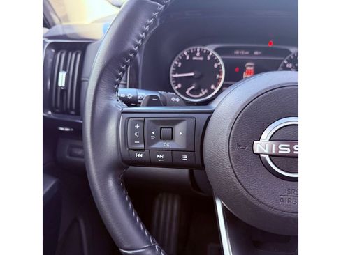 Used 2025 Nissan Pathfinder SV FWD image 16