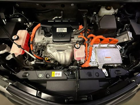 Used 2017 Toyota RAV4 SE w/ Advanced Technology Package AWD/4WD image 29