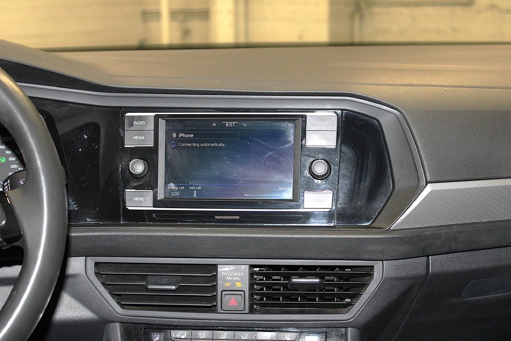 Used 2020 Volkswagen Jetta SE w/ SE Cold Weather Package FWD image 15