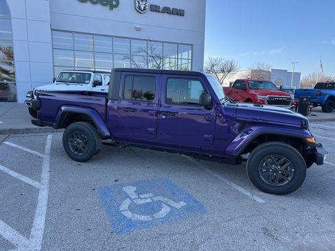 New 2026 Jeep Gladiator Sport image 38