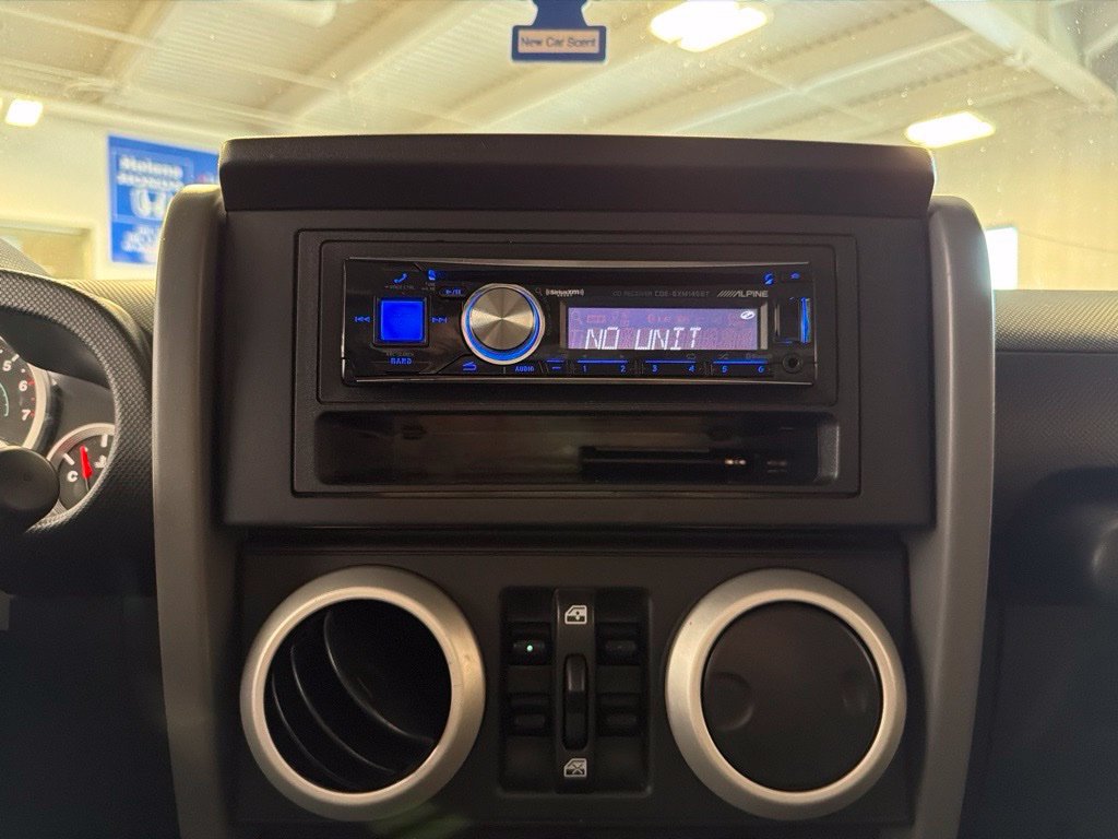 Used 2010 Jeep Wrangler Unlimited Sahara AWD/4WD image 5