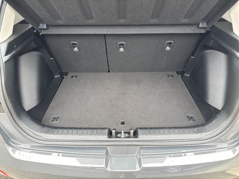 Used 2025 Hyundai Venue SEL FWD image 21