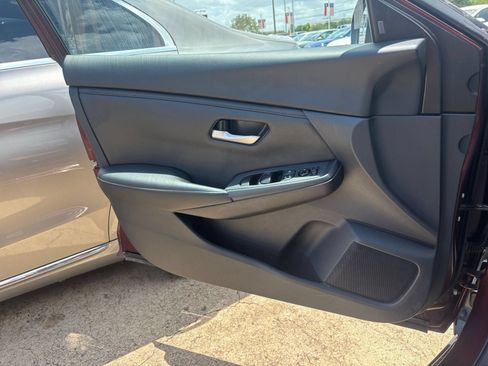 Used 2025 Nissan Sentra SV FWD image 18