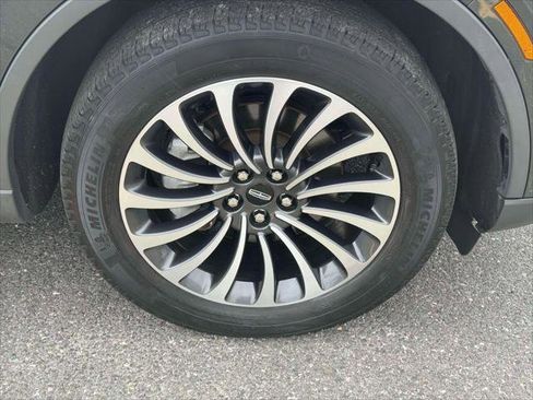 Used 2023 Lincoln Aviator Reserve w/ Elements Package Plus AWD/4WD image 9