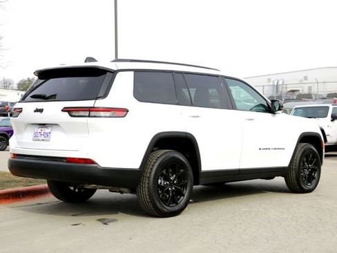 New 2025 Jeep Grand Cherokee L Laredo image 5