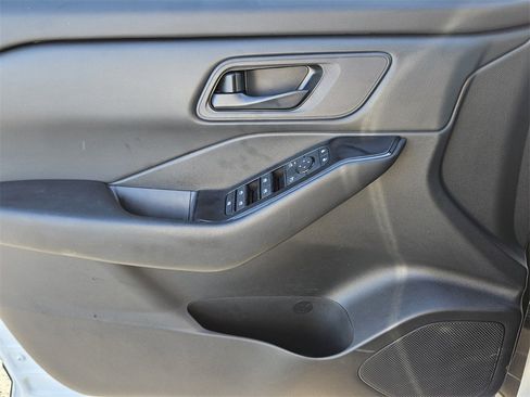 Certified 2025 Nissan Rogue S image 28