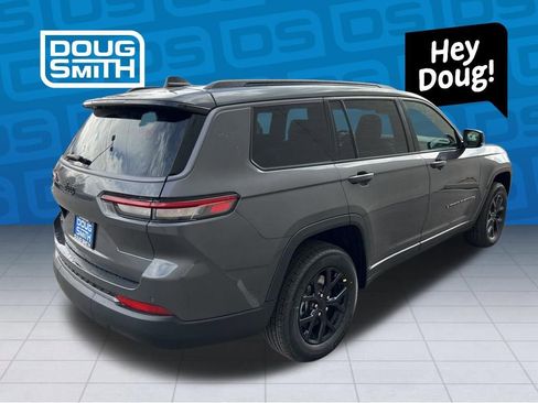 New 2026 Jeep Grand Cherokee L Laredo image 6