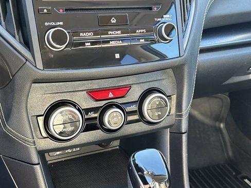 Used 2022 Subaru Crosstrek 2.5i Sport w/ Moonroof Package image 31