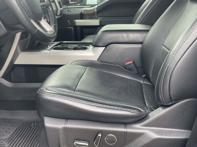 Used 2019 Ford F250 Lariat w/ Lariat Ultimate Package AWD/4WD image 14
