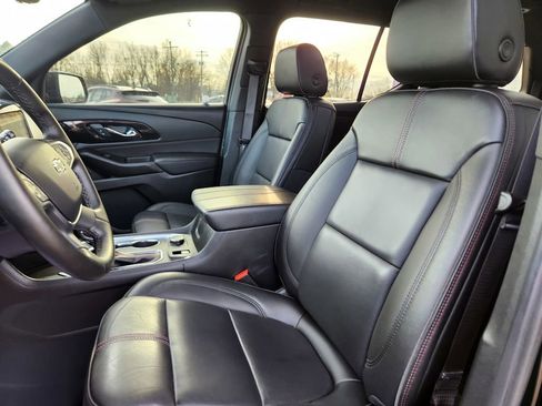 Used 2023 Chevrolet Traverse RS image 27