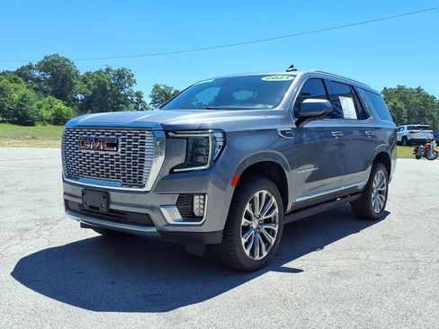 Used 2021 GMC Yukon Denali w/ Denali Ultimate Package AWD/4WD image 3