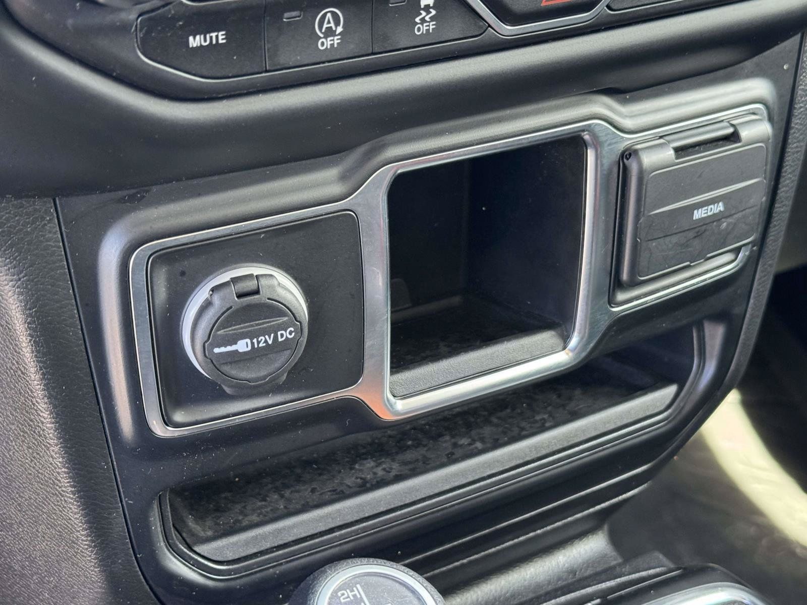 Used 2022 Jeep Gladiator Sport AWD/4WD image 6