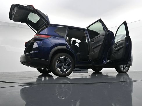 Used 2024 Nissan Rogue SV AWD/4WD image 40