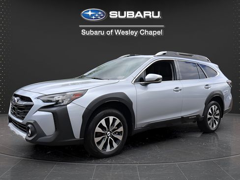 Used 2025 Subaru Outback Touring w/ Popular Package #2 AWD/4WD image 3