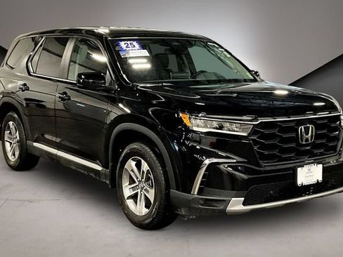 Certified 2025 Honda Pilot EX-L image 3