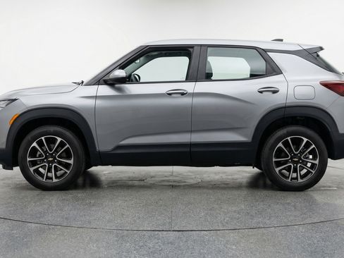 Used 2025 Chevrolet TrailBlazer LT image 5
