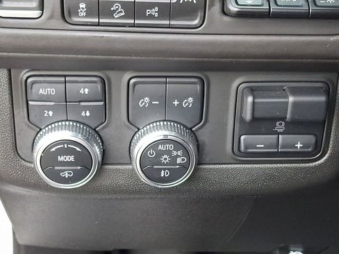 Used 2023 GMC Yukon Denali Ultimate w/ LPO, Floor Liner Package AWD/4WD image 26