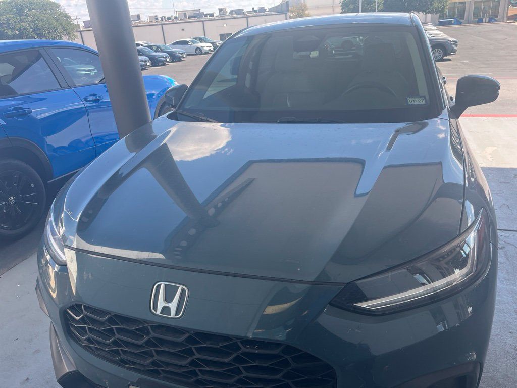 Used 2024 Honda HR-V LX image 2