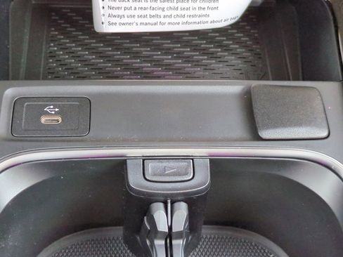 Used 2026 Mercedes-Benz GLB 250 image 23