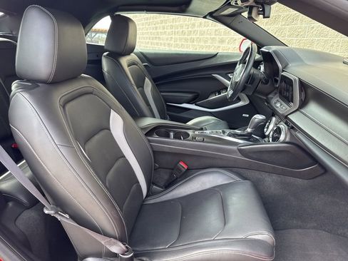 Used 2016 Chevrolet Camaro LT RWD image 27