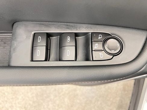 Used 2025 Buick Enclave Preferred image 23