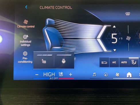 Certified 2024 BMW X5 xDrive40i w/ M Sport Package image 16