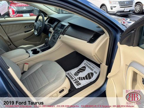 Used 2019 Ford Taurus SE FWD image 17
