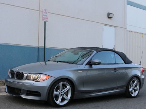 Used 2011 BMW 135i Convertible image 3
