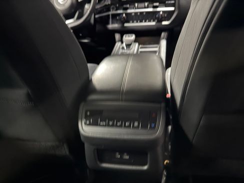 Used 2024 Nissan Pathfinder SV FWD image 14