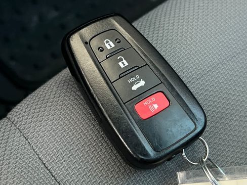 Used 2020 Toyota Corolla SE w/ SE Premium Package FWD image 27