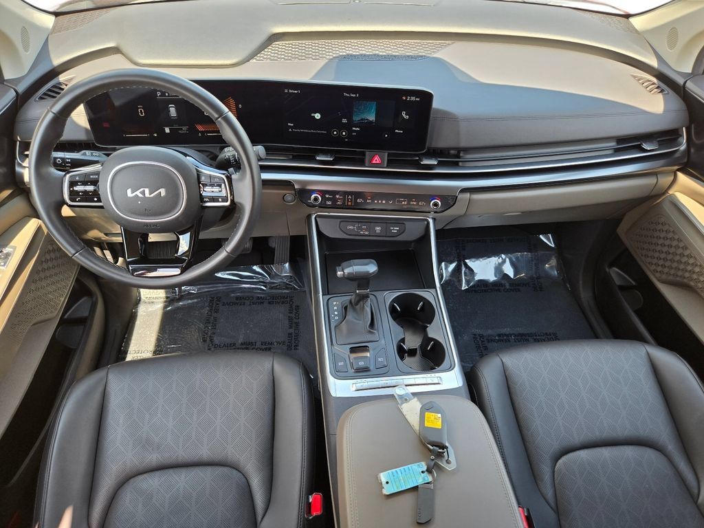 Certified 2025 Kia Carnival FWD image 20