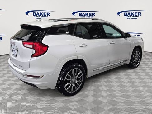 Used 2023 GMC Terrain Denali w/ Denali Premium Package image 6