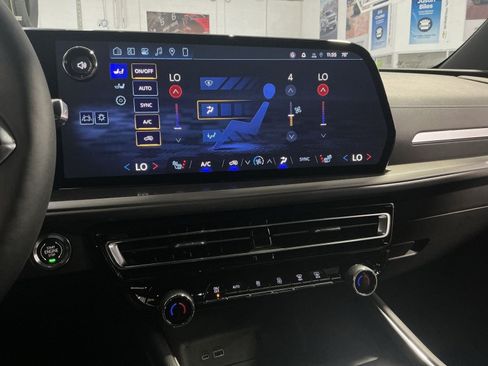 New 2026 Chevrolet Traverse LT AWD/4WD image 22