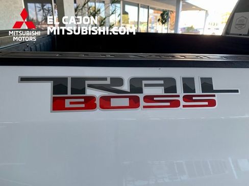 Used 2022 Chevrolet Silverado 1500 LT Trail Boss w/ Convenience Package II image 4